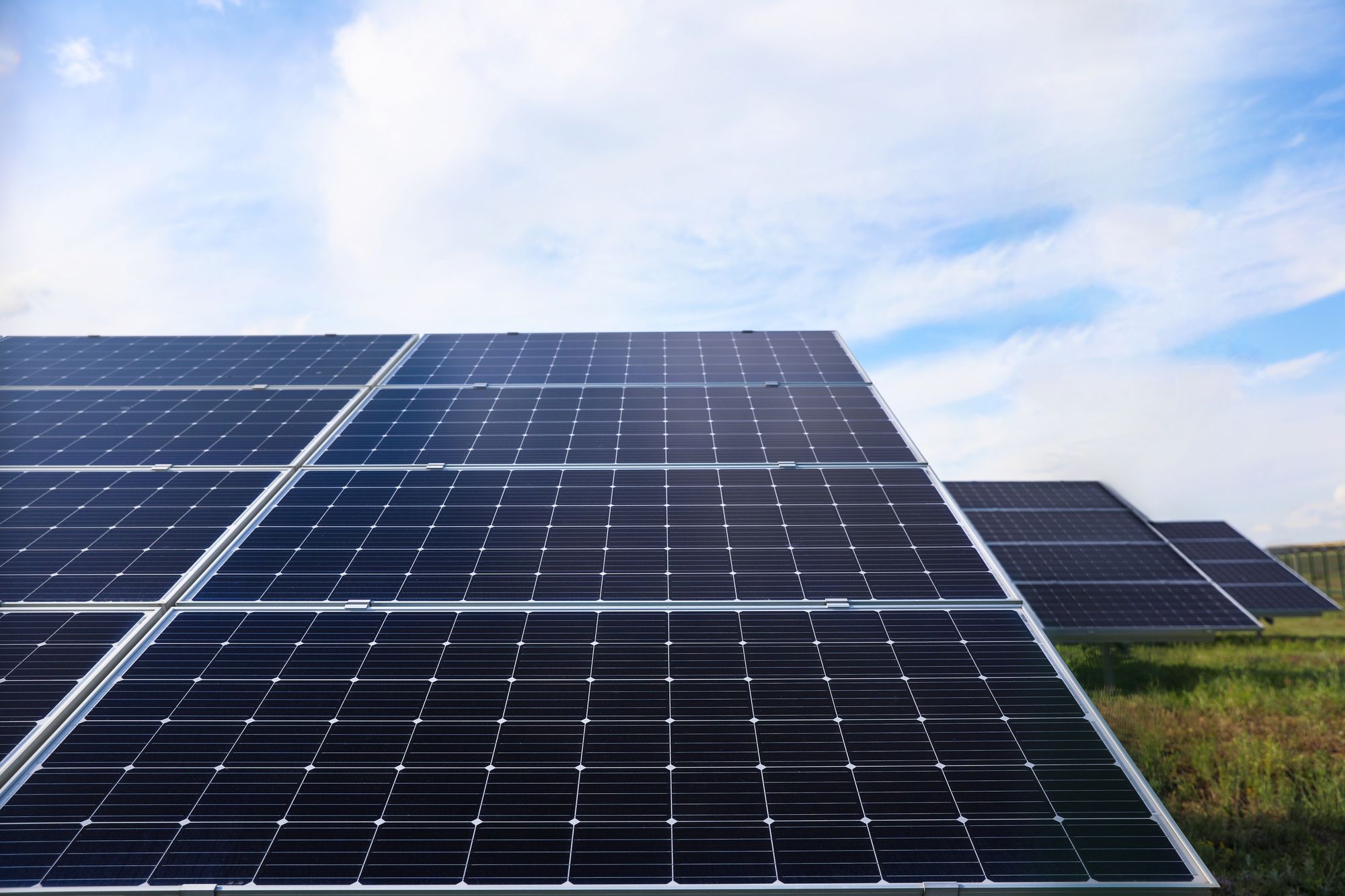 Photovoltaikanlage als Sinnbild für Solarenergie am Wohnhaus
