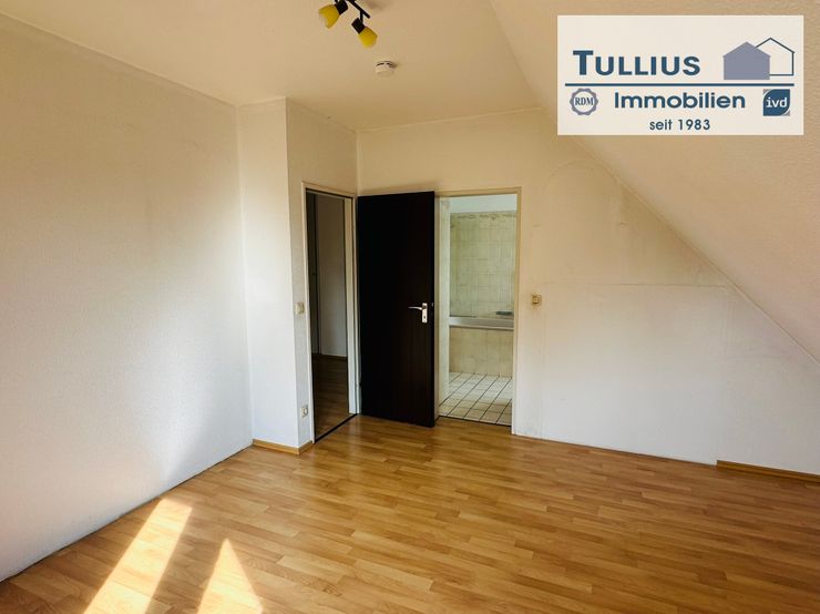 Schlafzimmer mit Badezimmer